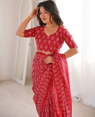 Red bloue piece with cotton printed saree 5