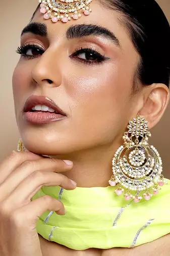 Aheli traditional jewellery kundan pearl maang tikka and earring set for women