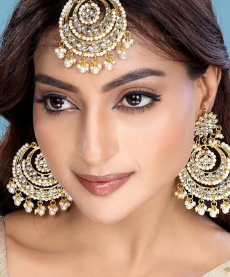 Aheli traditional jewellery kundan pearl studded maang tikka & earring set for women 1