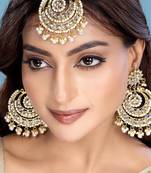 Aheli traditional jewellery kundan pearl studded maang tikka & earring set for women