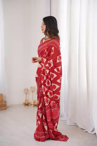 Red bloue piece with cotton printed saree