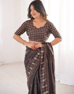Brown bloue piece with cotton printed saree 5