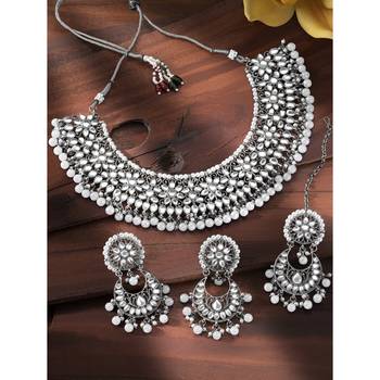 Aheli white kundan choker necklace earrings with maang tikka jewellery set 2