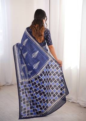 Indigo bloue piece with cotton printed saree 3