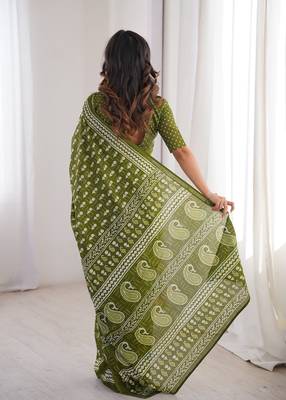Green bloue piece with cotton printed saree 3