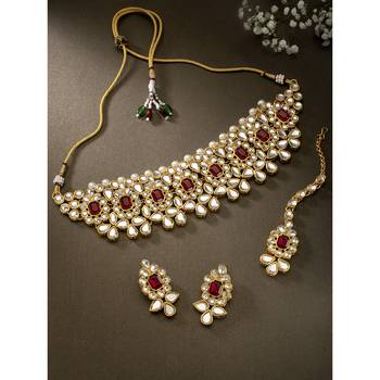 Aheli ethnic indian traditional jewellery kundan pearl maroon floral necklace earring mang tikka set 1