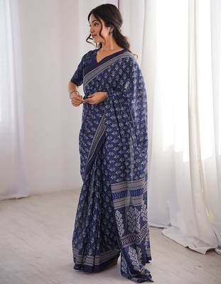 Indigo bloue piece with cotton printed saree 2