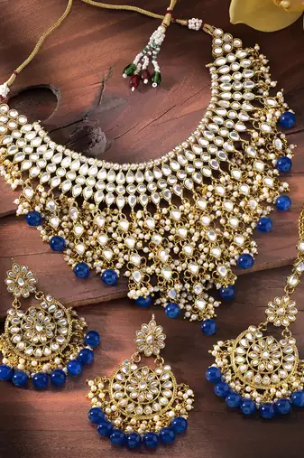 Aheli traditional kundan & pearl drop blue choker necklace earring set with maang tikka for women