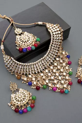 Aheli traditional kundan & pearl drop multicolour choker necklace earring set with maang tikka for women