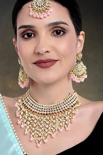 Aheli traditional kundan & pearl drop pink choker necklace earring set with maang tikka for women