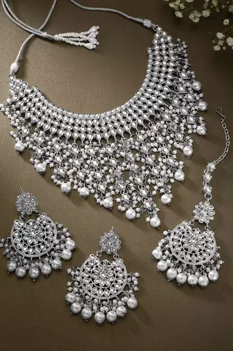 Aheli traditional kundan & pearl drop choker necklace earring set with maang tikka for women