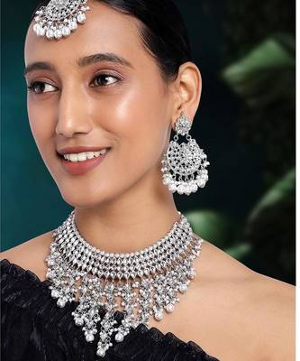 Aheli traditional kundan & pearl drop choker necklace earring set with maang tikka for women 2