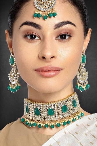 Aheli bridal green choker necklace with earrings maang tikka for women traditional jewellery set