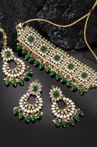 Aheli bridal kundan green choker necklace with earrings maang tikka for women jewellery set