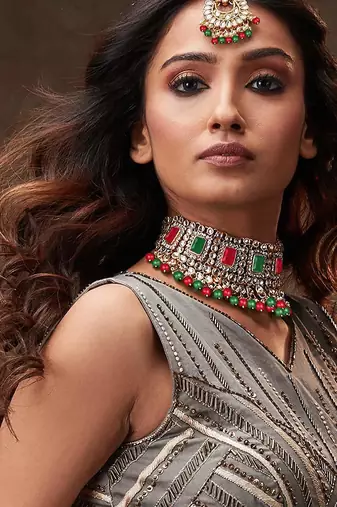 Aheli kundan pearl adjustable choker necklace with earrings maang tikka for women indian traditional jewellery set