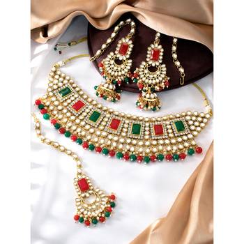Aheli kundan pearl adjustable choker necklace with earrings maang tikka for women indian traditional jewellery set 4