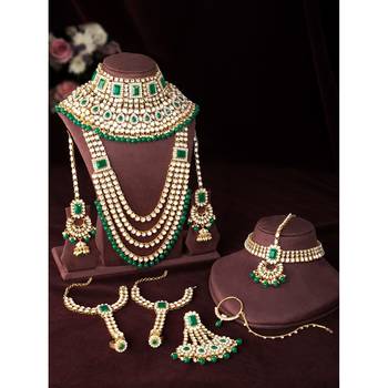 Aheli traditional kundan choker earrings maang tikka hathphool dulhan bridal jewellery set 4