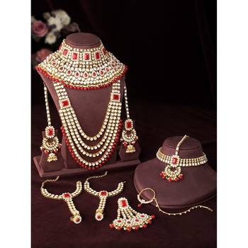 Aheli ethnic traditional kundan dulhan bridal jewellery set with choker earrings maang tikka hathphool set for women 4