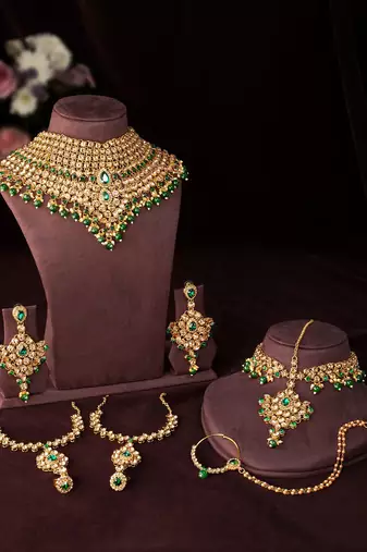 Aheli jodha akbar bridal choker necklace earrings maangtikka nathiya haathpanja traditional jewellery set for women