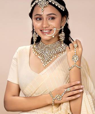 Aheli kundan bridal choker necklace earrings maangtikka nathiya haathpanja traditional jewellery set for women 1
