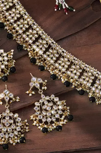 Aheli ethnic black traditional jewellery kundan choker necklace earring maang tikka set for women