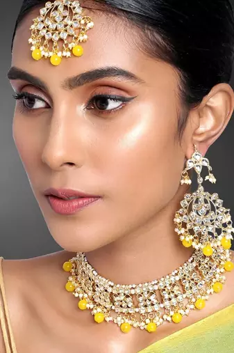 Aheli ethnic yellow traditional jewellery kundan necklace earring mang tikka set for women