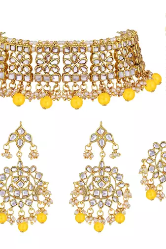 Aheli ethnic yellow traditional jewellery kundan necklace earring mang tikka set for women