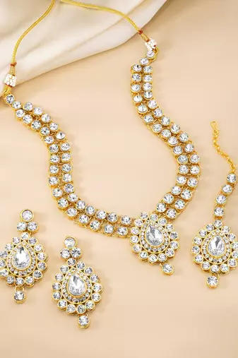 Aheli kundan studded jewellery set necklace with earrings & maang tikka for women