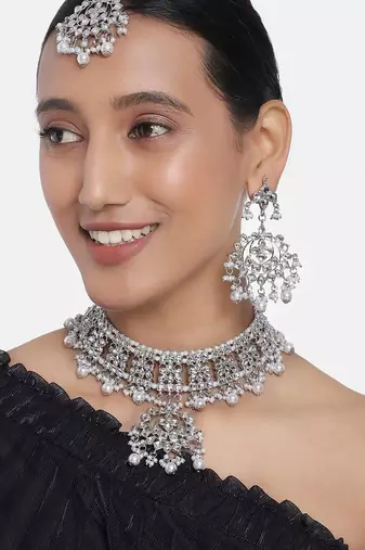 Aheli traditional kundan studded choker necklace jewellery set with earring maang tikka for women