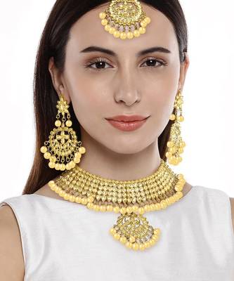 Aheli kundan choker necklace earring maang tikka traditional jewellery set for women 2