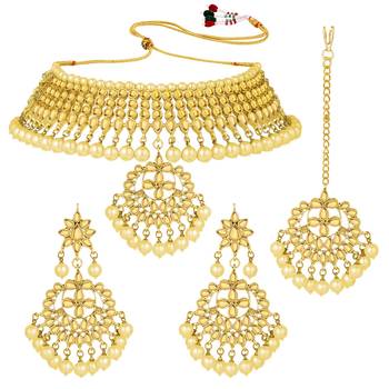 Aheli kundan choker necklace earring maang tikka traditional jewellery set for women 3