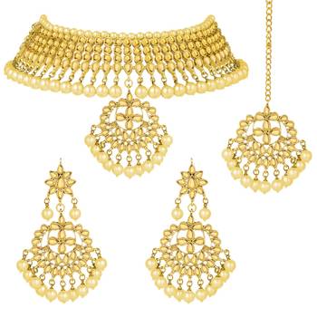 Aheli kundan choker necklace earring maang tikka traditional jewellery set for women 4