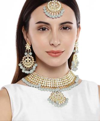 Aheli kundan choker necklace earring maang tikka traditional jewellery set for women 2