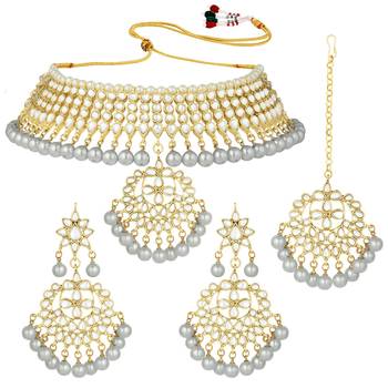 Aheli kundan choker necklace earring maang tikka traditional jewellery set for women 3