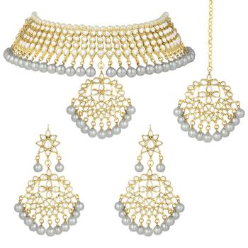 Aheli kundan choker necklace earring maang tikka traditional jewellery set for women 4