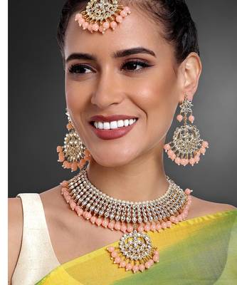 Aheli kundan choker necklace earring maang tikka traditional jewellery set for women 2