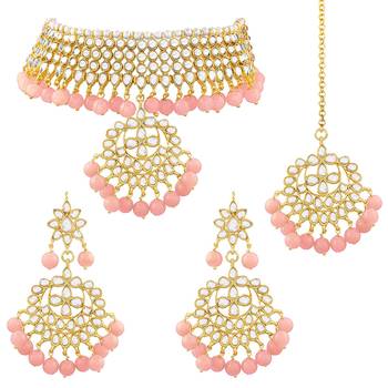 Aheli kundan choker necklace earring maang tikka traditional jewellery set for women 4