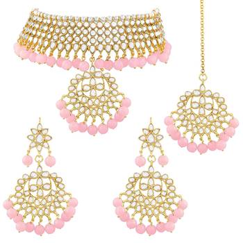 Aheli kundan choker necklace earring maang tikka traditional jewellery set for women 4