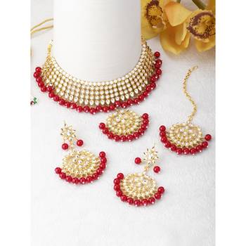 Aheli kundan choker necklace earring maang tikka traditional jewellery set for women 1
