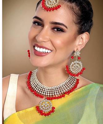 Aheli kundan choker necklace earring maang tikka traditional jewellery set for women 2