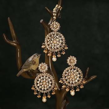 Aheli traditional kundan pearl earring with maang tikka set for women 1