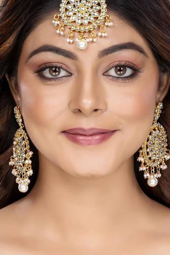 Aheli traditional kundan pearl earring with maang tikka set for women