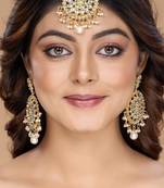 Aheli traditional kundan pearl earring with maang tikka set for women
