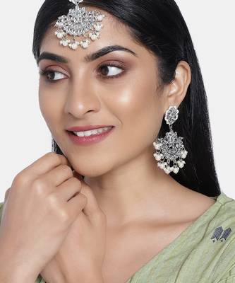 Aheli traditional kundan pearl chandbali earrings with maang tikka set for women 2