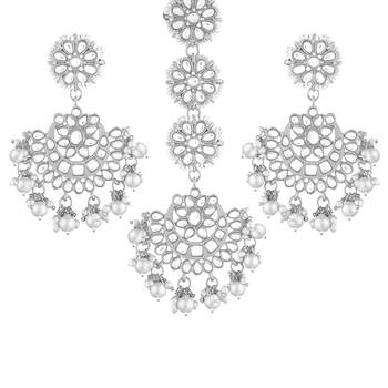 Aheli traditional kundan pearl chandbali earrings with maang tikka set for women 3