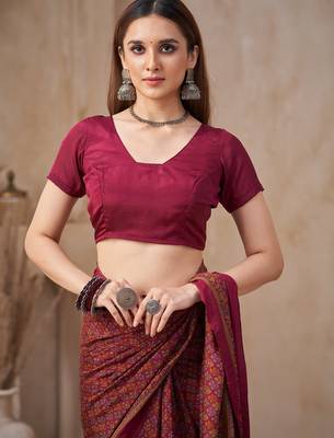 Plum printed crepe silk fancy smooth saree with unstitch blouse 3