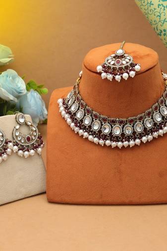 Maroon color kundan necklace set
