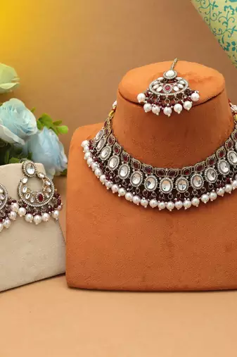 Maroon color kundan necklace set