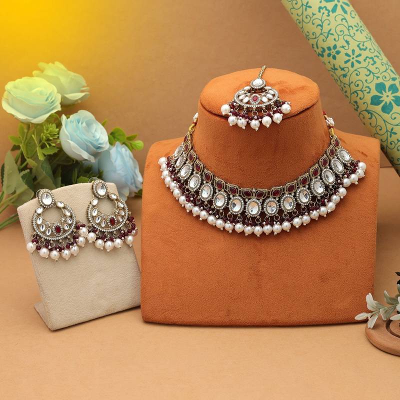 Maroon color kundan necklace set
