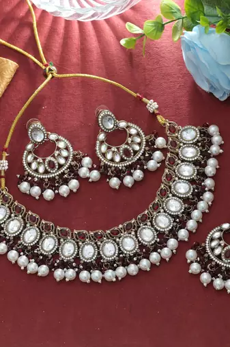 Maroon color kundan necklace set